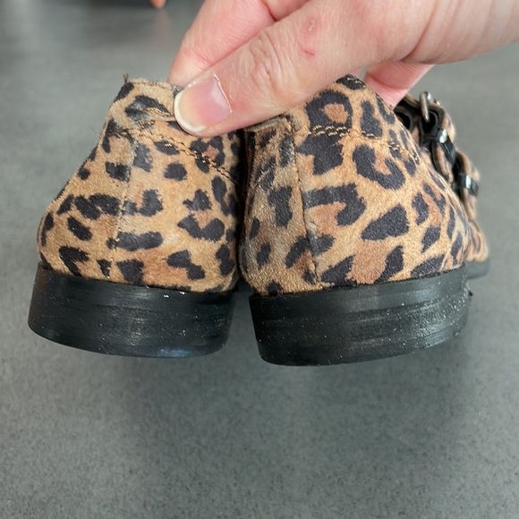 Cartel leather leopard buckle flat shoes - Picture 5 of 9